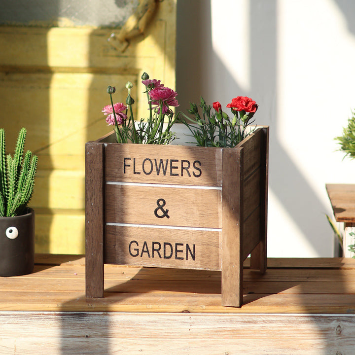 Decorative wooden box for plants Bowlift