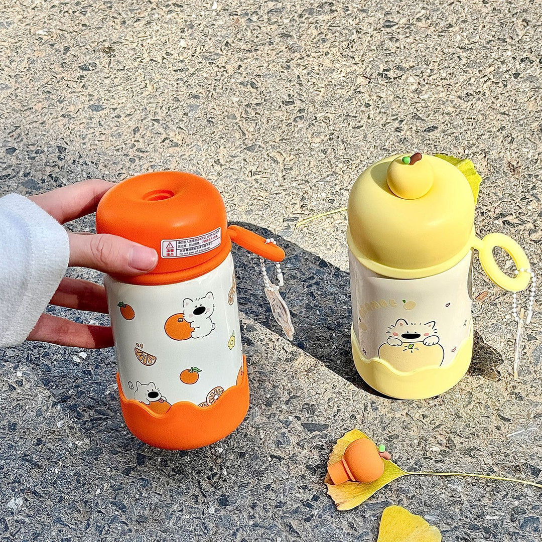 Women's water bottle with interactive fruit lid Bowlift
