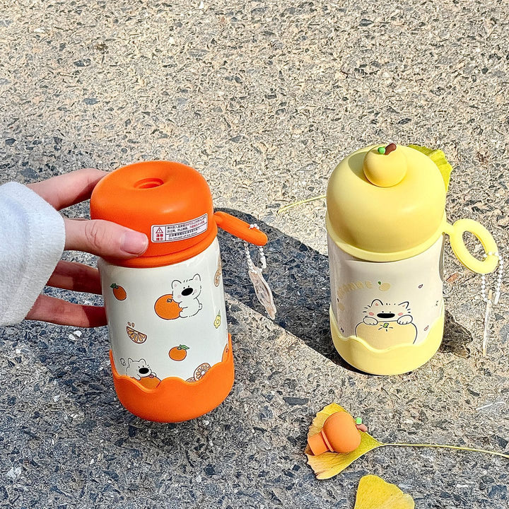 Women's water bottle with interactive fruit lid Bowlift