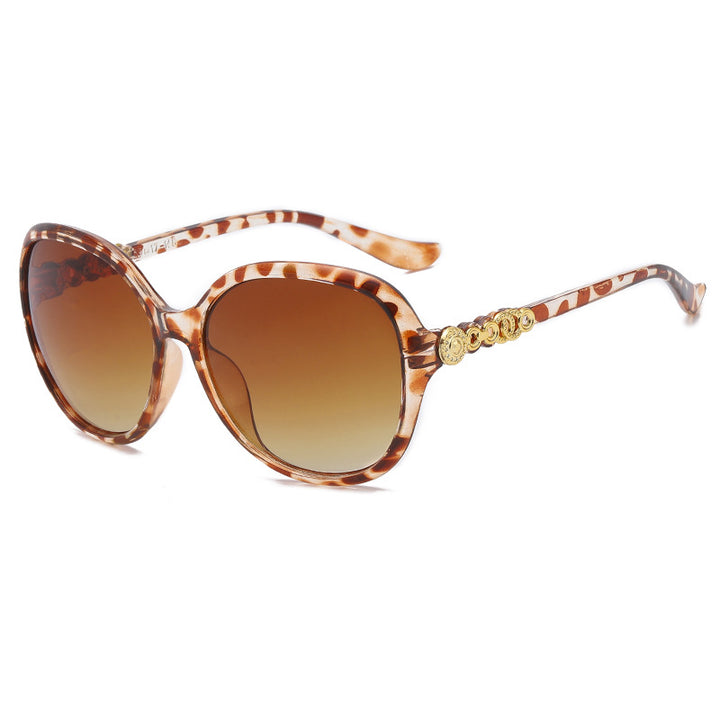 Women's oversized sunglasses with trendy tortoiseshell pattern and elegant frame accents Bowlift