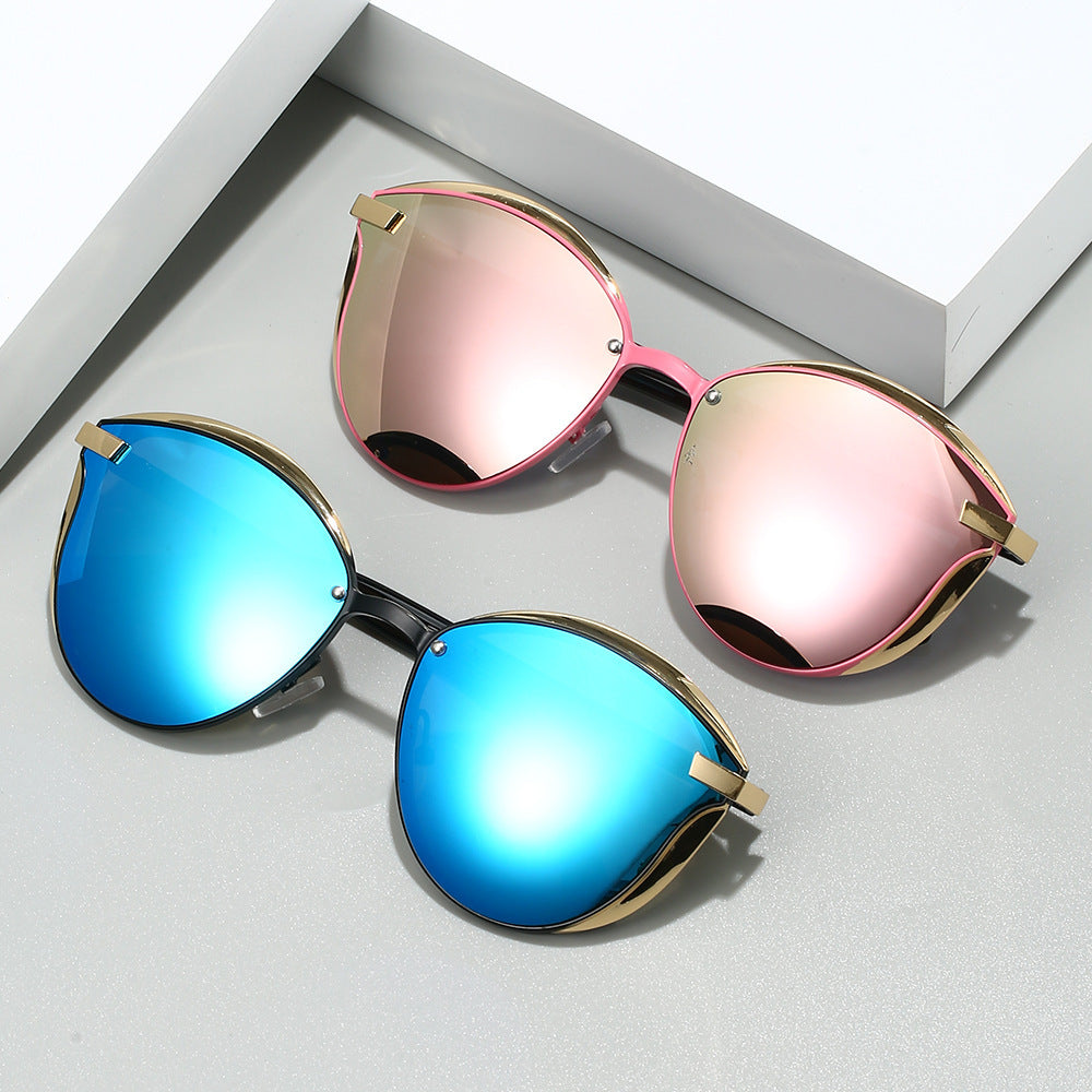 Women's sunglasses with luxurious metal frame and harmonious contour Bowlift
