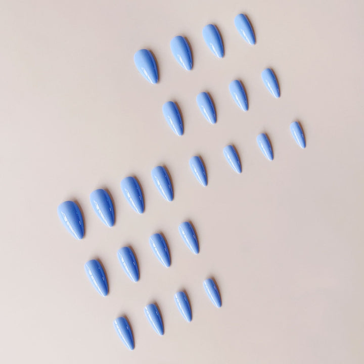 Nail set with elegant, high-gloss tips Bowlift
