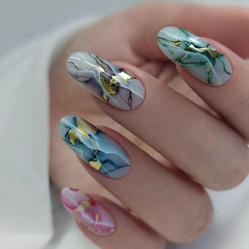 Artificial nails in modern marble design Bowlift