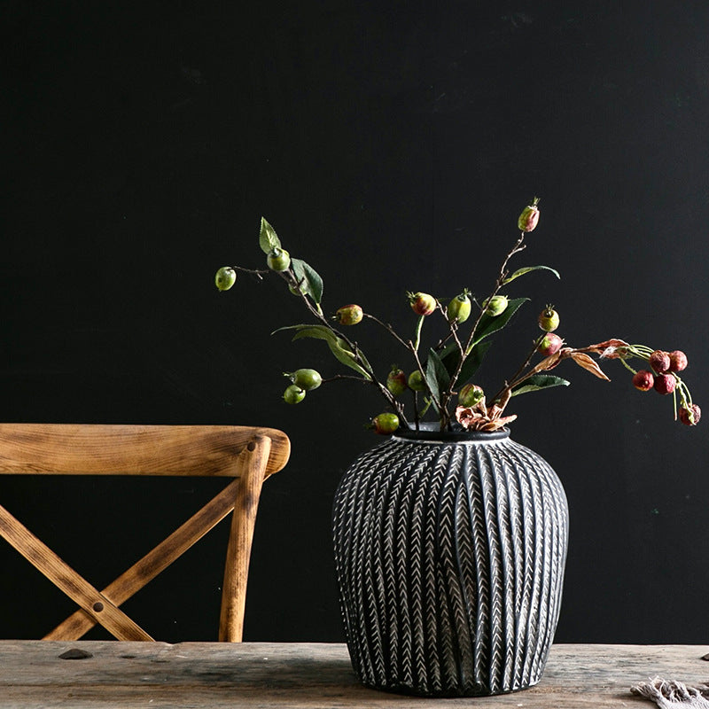 Stylish ceramic vase Bowlift