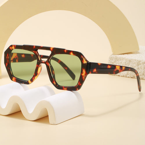 Women's geometric sunglasses in extravagant design Bowlift