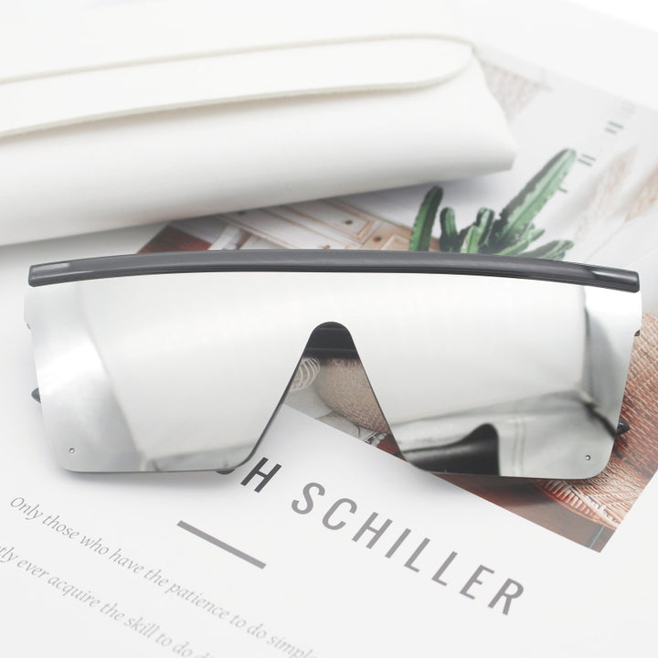Women’s Sporty Sunglasses in Trendy Shield Design Bowlift