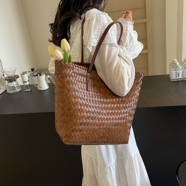 Elegant and Handcrafted Basket Bag Bowlift