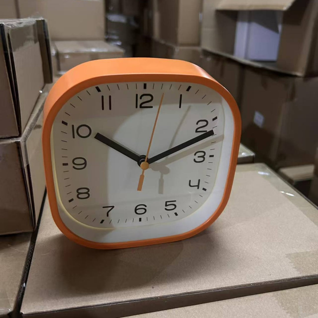 Table clock in modern and minimalist design Bowlift