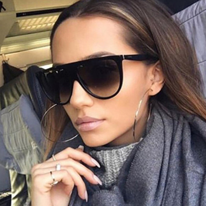 Ladies trendy oversized sunglasses with stylish transparent frame Bowlift