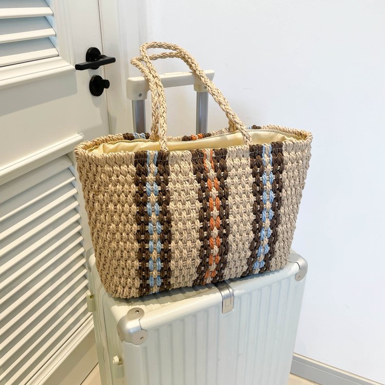 Handmade beach bag with colorful pattern Bowlift