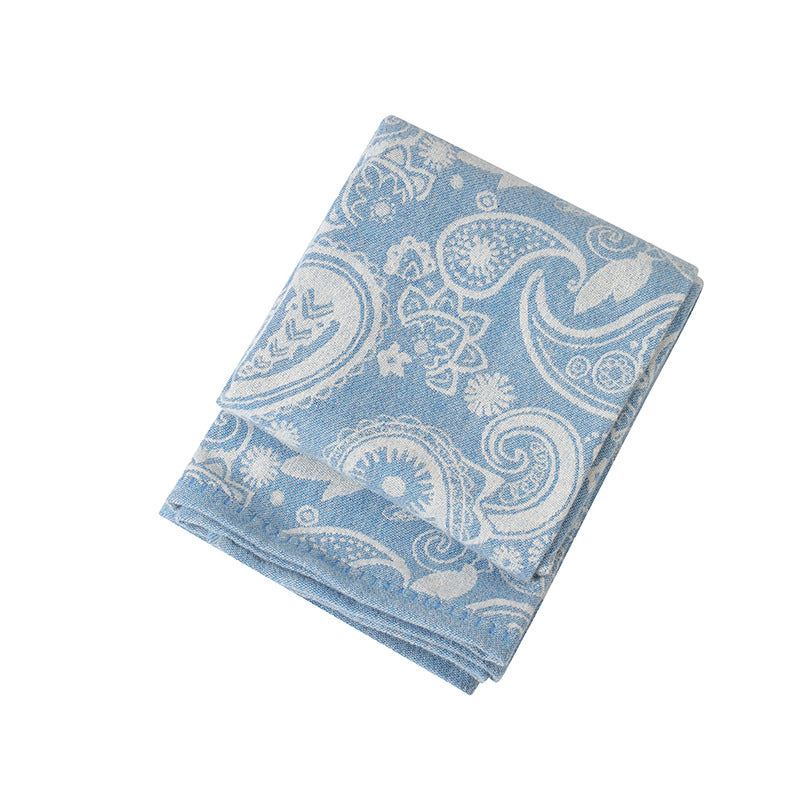 Women's exclusive and cozy knit blanket with geometric pattern Bowlift