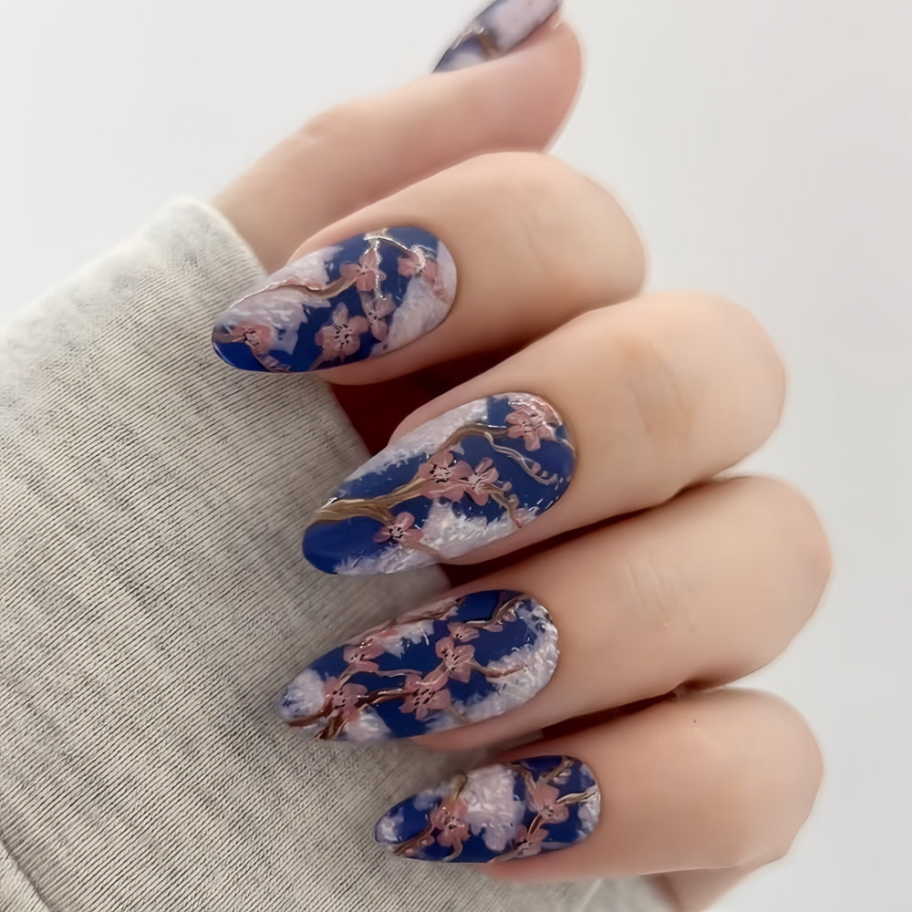 Artificial nails in floral design Bowlift