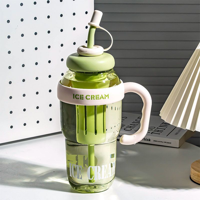Ladies drinking container with practical straw Bowlift
