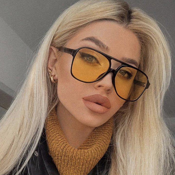 Women's oversized sunglasses in sporty-elegant design Bowlift