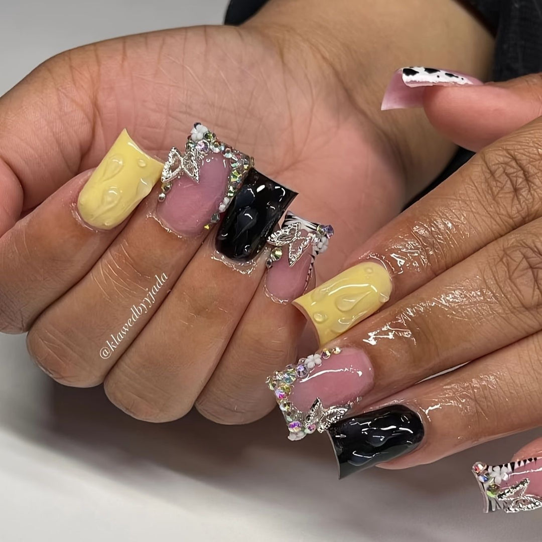 Glamorous Decorative Acrylic Nail Art Bowlift
