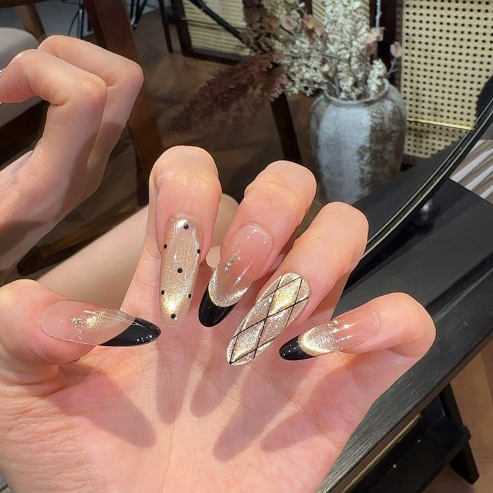 Glamorous Press-On Nail Set Bowlift