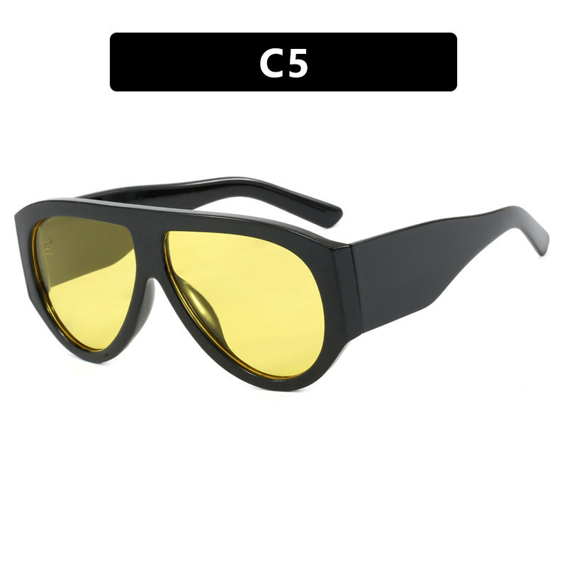Women extravagant oversized sunglasses with angled frame Bowlift