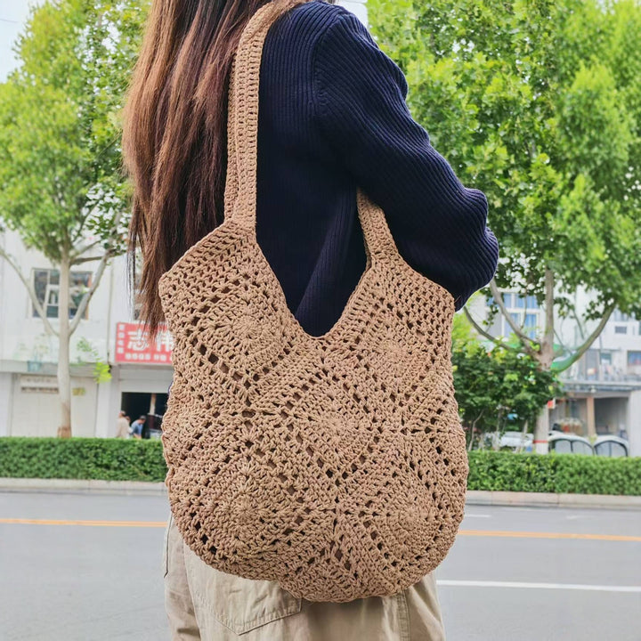 Hand-knotted everyday birth bag Bowlift