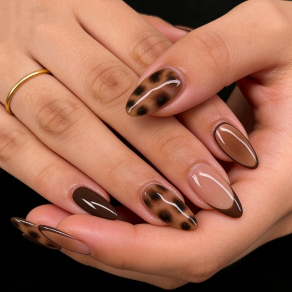 Stylish artificial nails with elegant tip design Bowlift