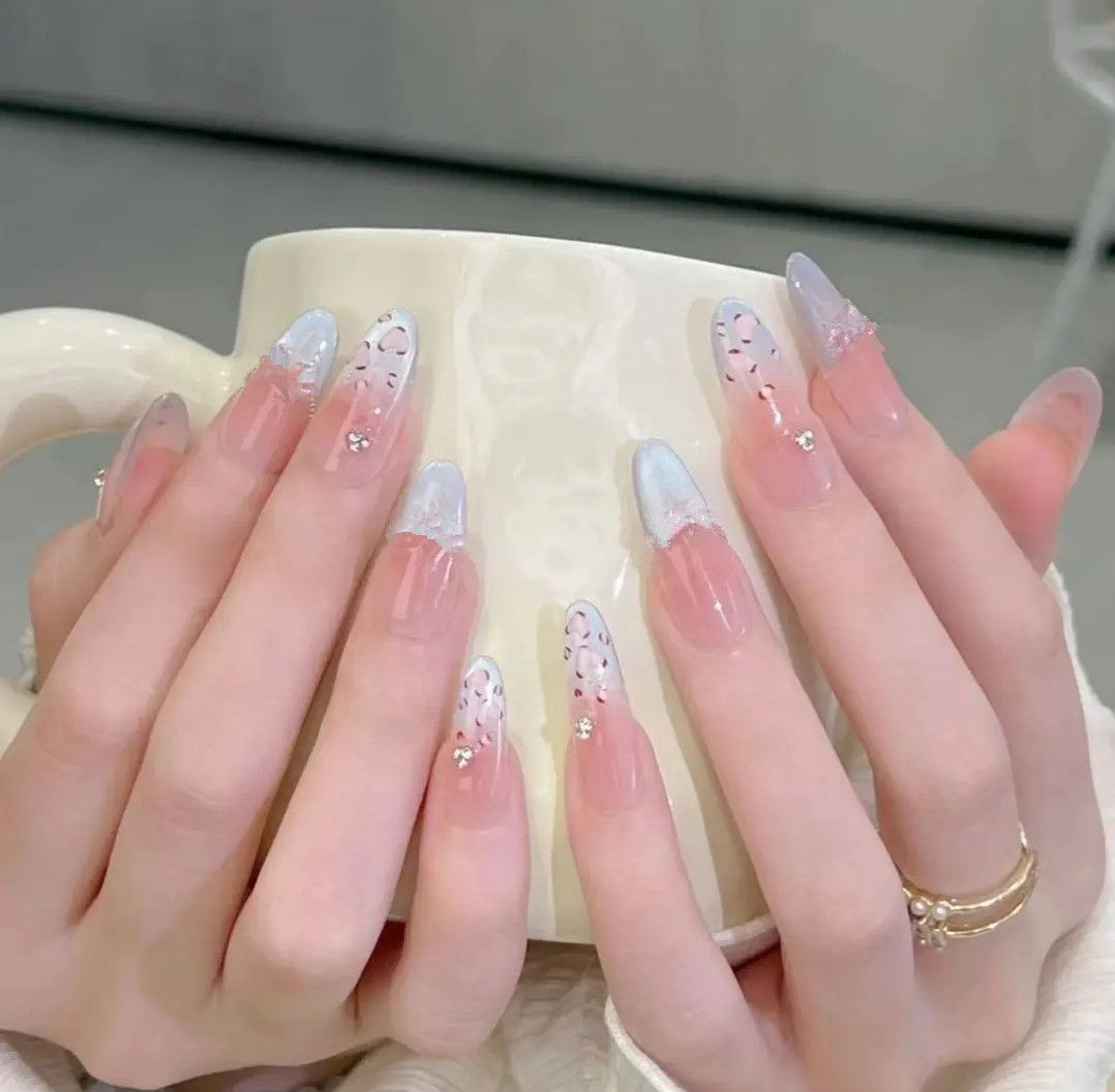 Ombre Art Nails Bowlift