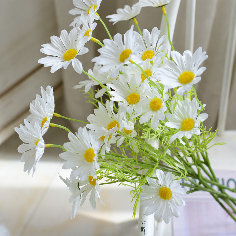 Lifelike Daisy Floral Bouquet