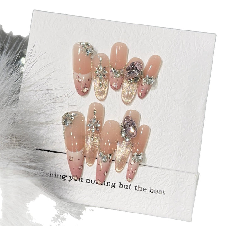 Glamorous Art Nails Bowlift