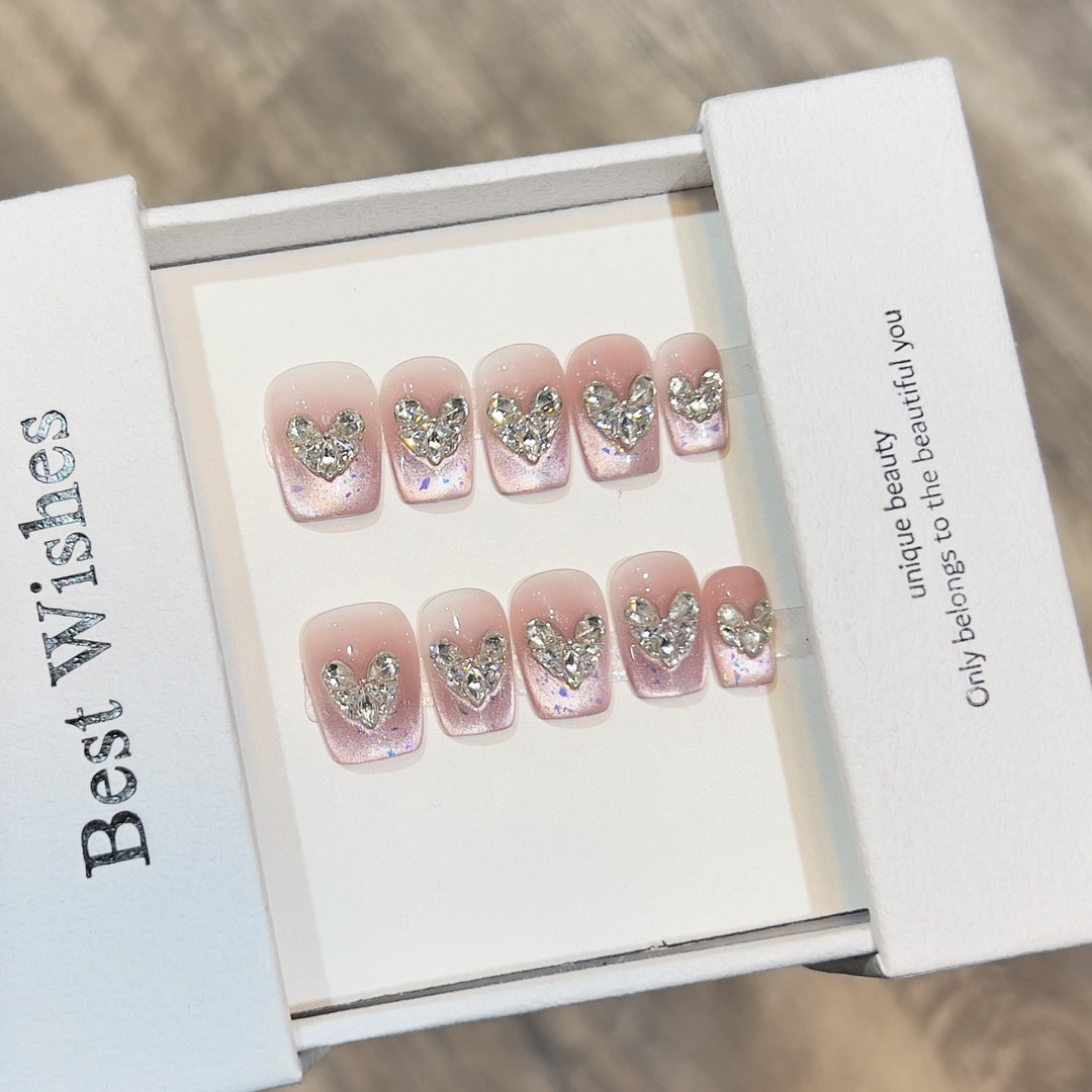 Glamorous Heart-Accent Press-On Nail Set Bowlift