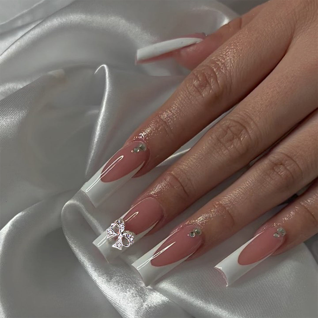 Artificial nails with rhinestone details Bowlift