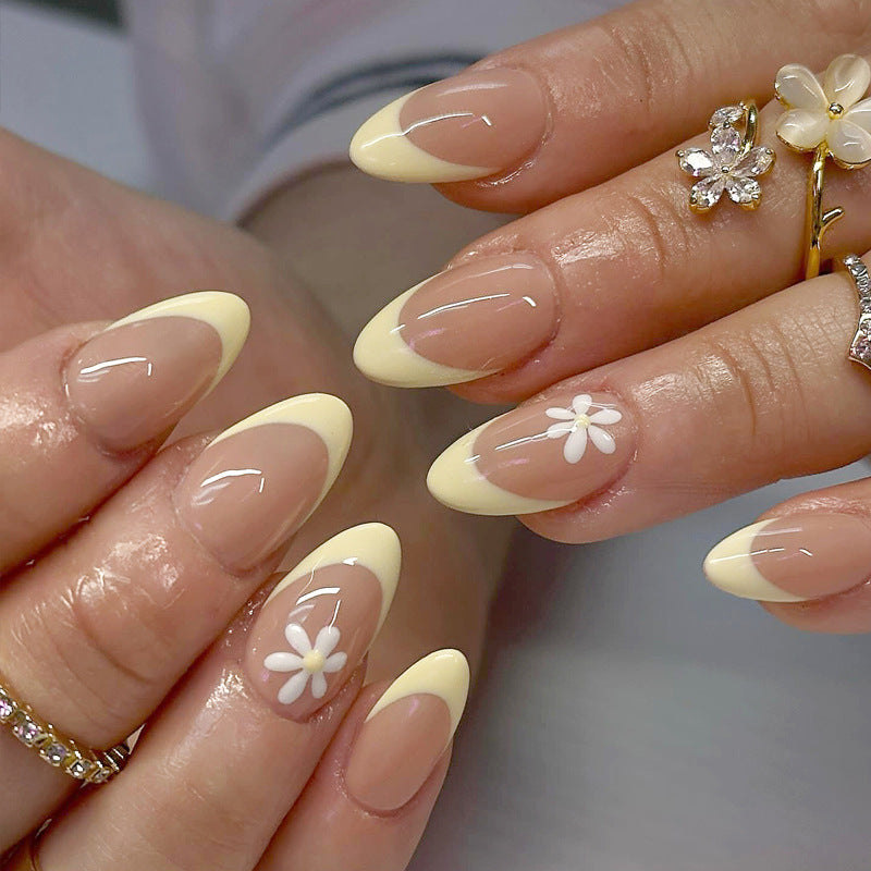 Elegant Almond-Shaped Nail Art Bowlift