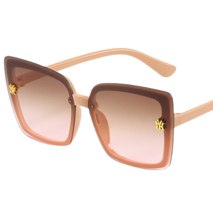 Ladies stylish square sunglasses with elegant details Bowlift
