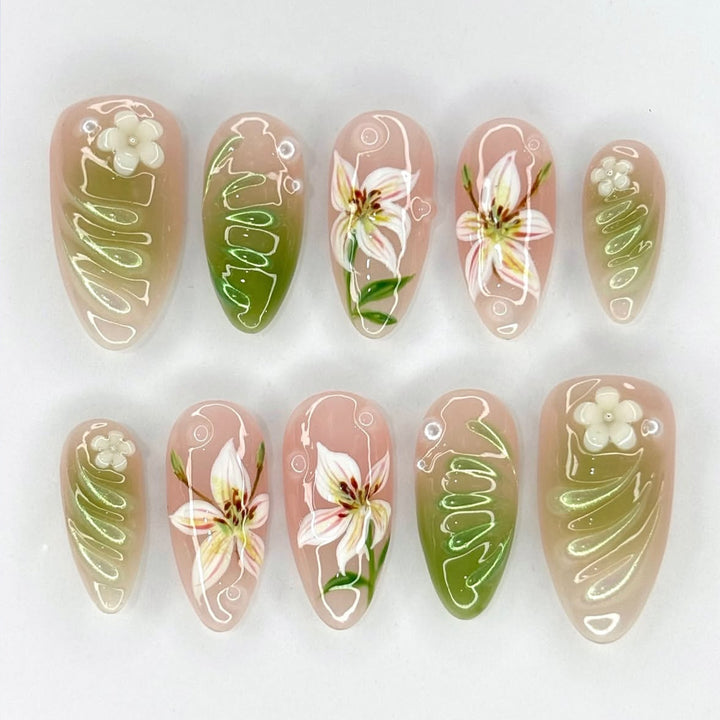 Extravagant Art Nails Bowlift