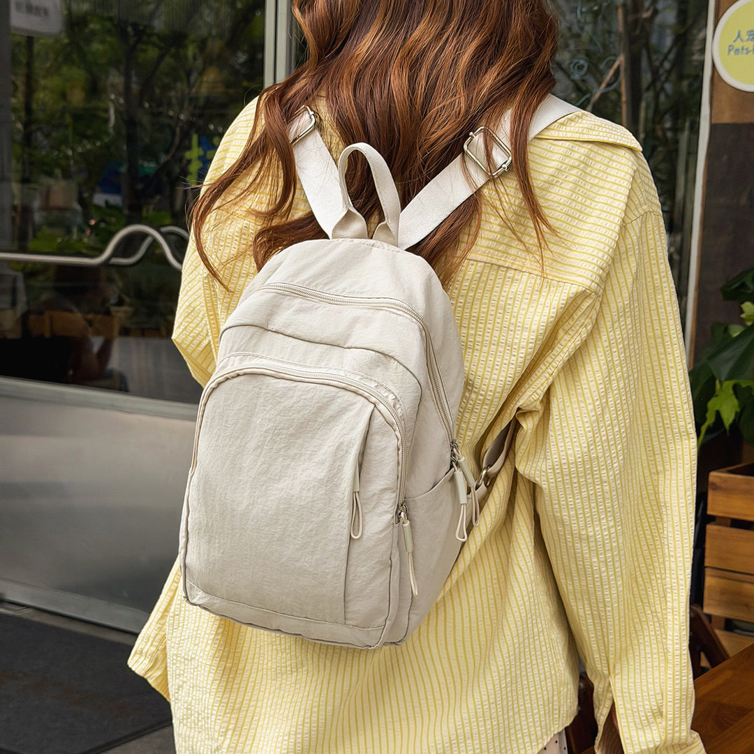 Spacious and Lightweight Everyday Backpack Bowlift
