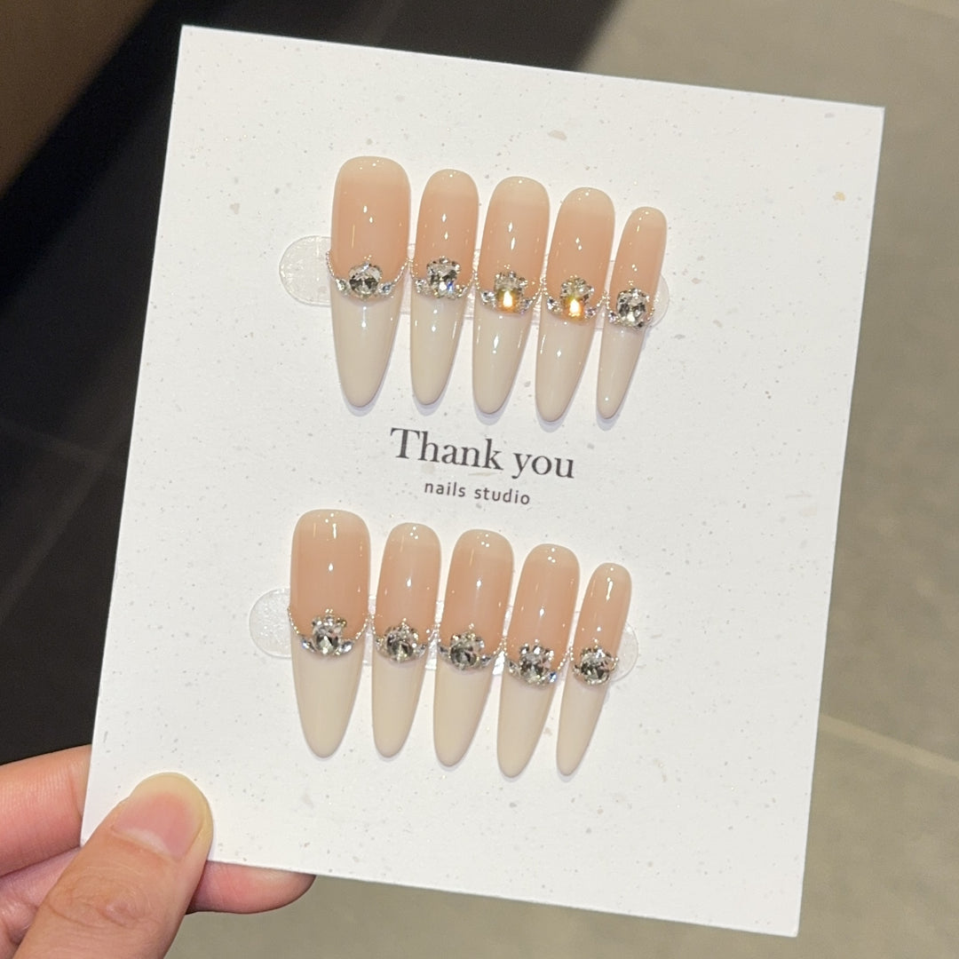Elegant Decorated Artificial Nail Set Bowlift