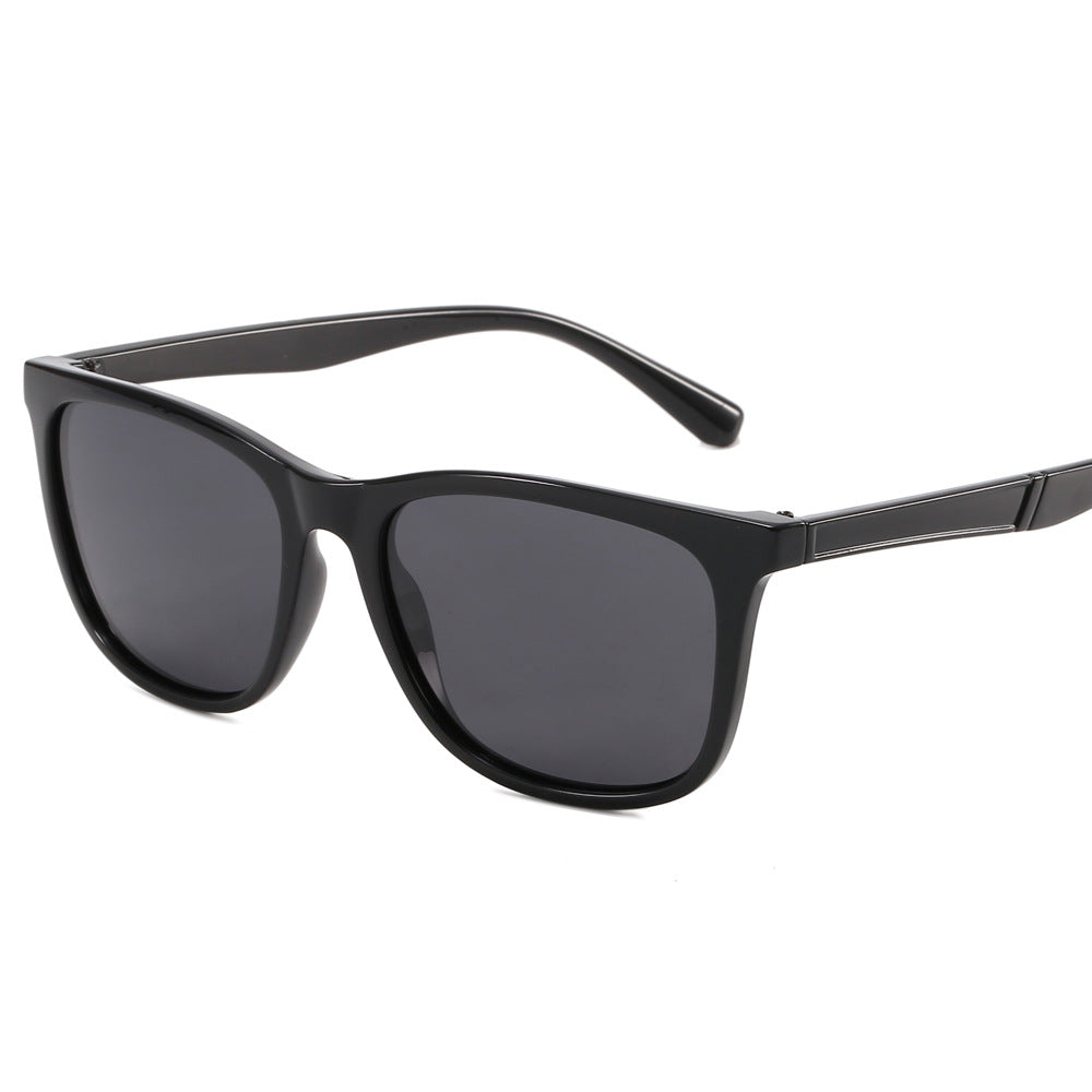 Women's fashionable sunglasses with sturdy matte frame Bowlift