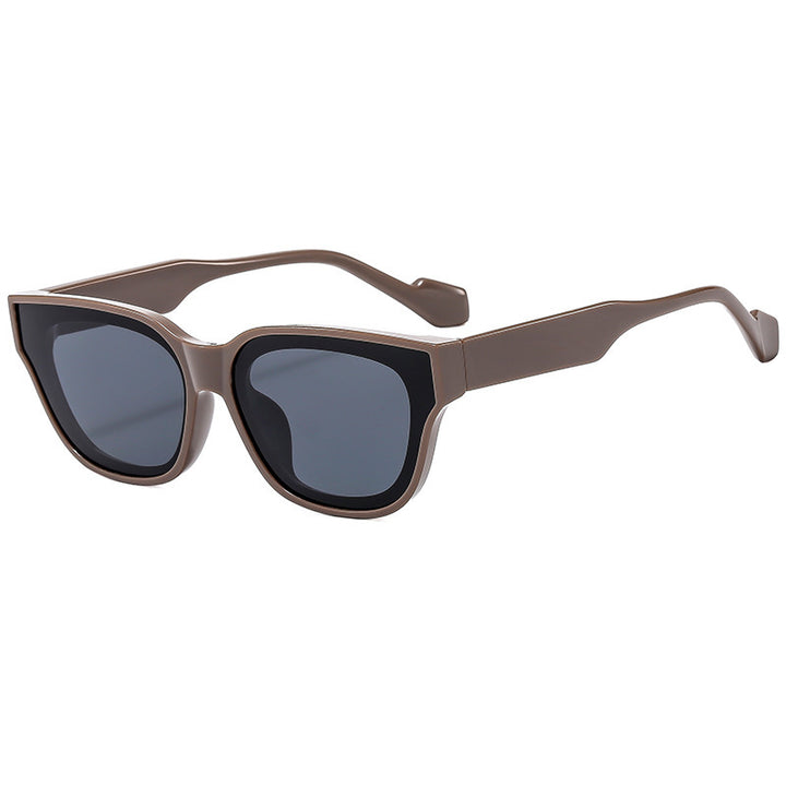 Ladies trendy Cat-Eye sunglasses in striking design Bowlift