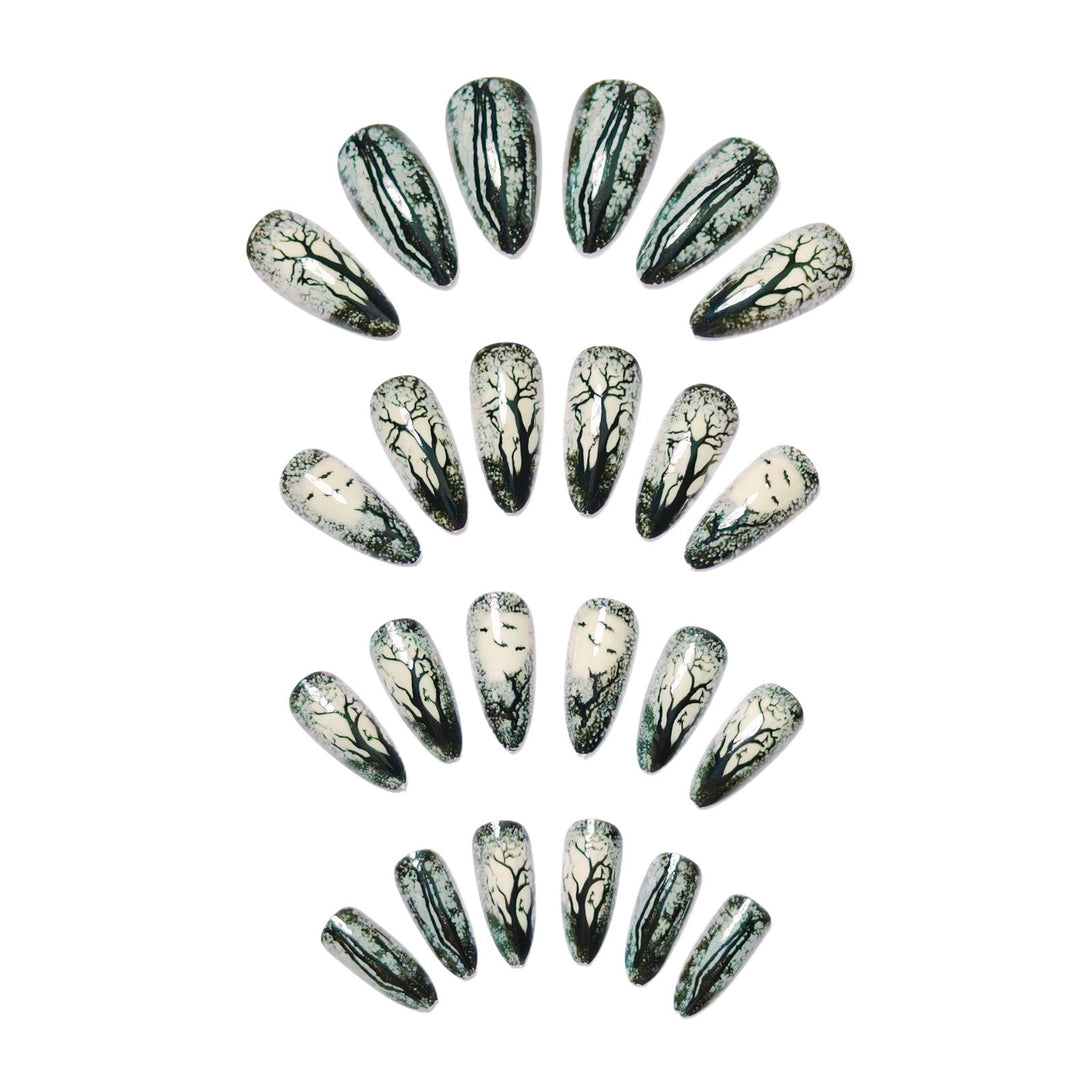 Art nails with impressive forest motif Bowlift