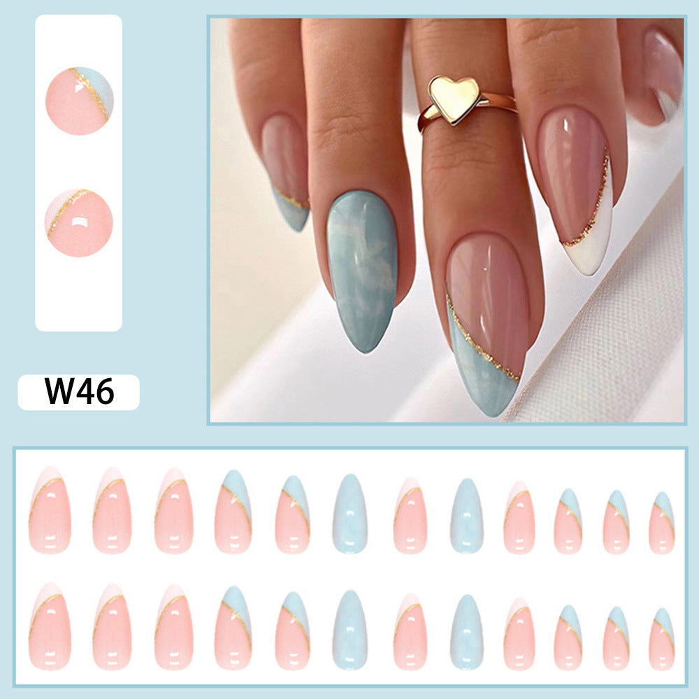 Artificial Nail Set with Glamorous Marbled Design Bowlift