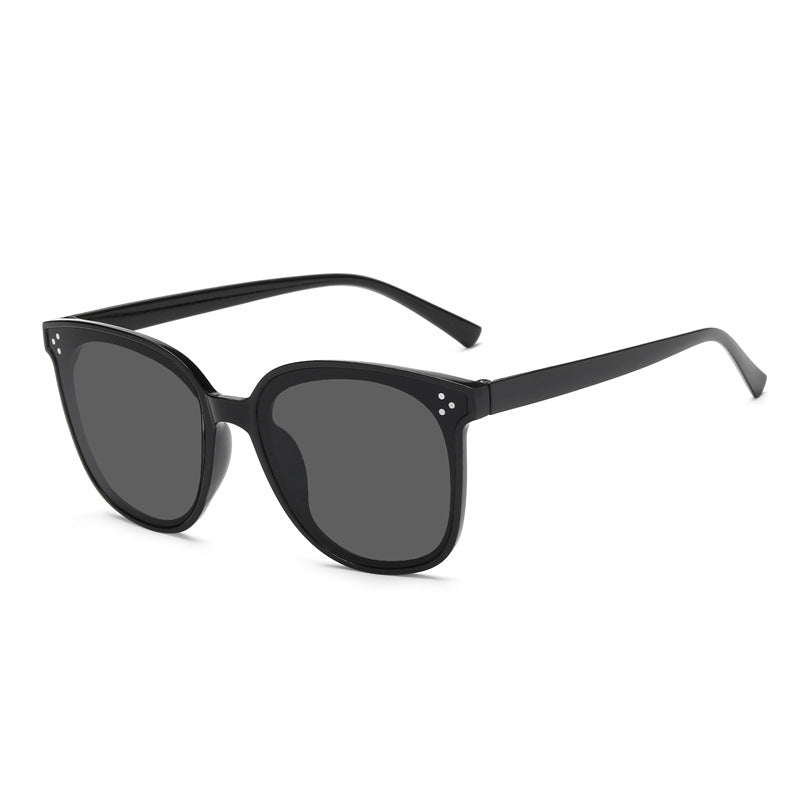 Fashion-Forward Oversized Butterfly Sunglasses Bowlift