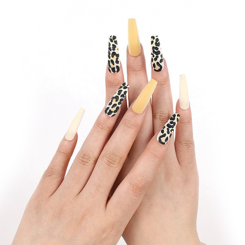 Luxury style artificial nails with intricate decorations Bowlift