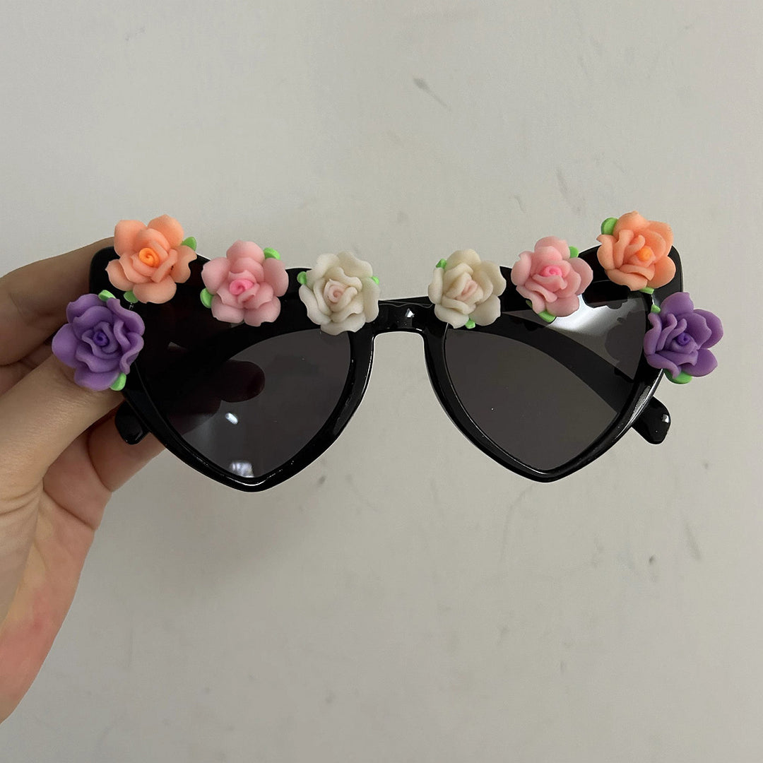 Women Cat-Eye Sunglasses with Floral Decor Bowlift