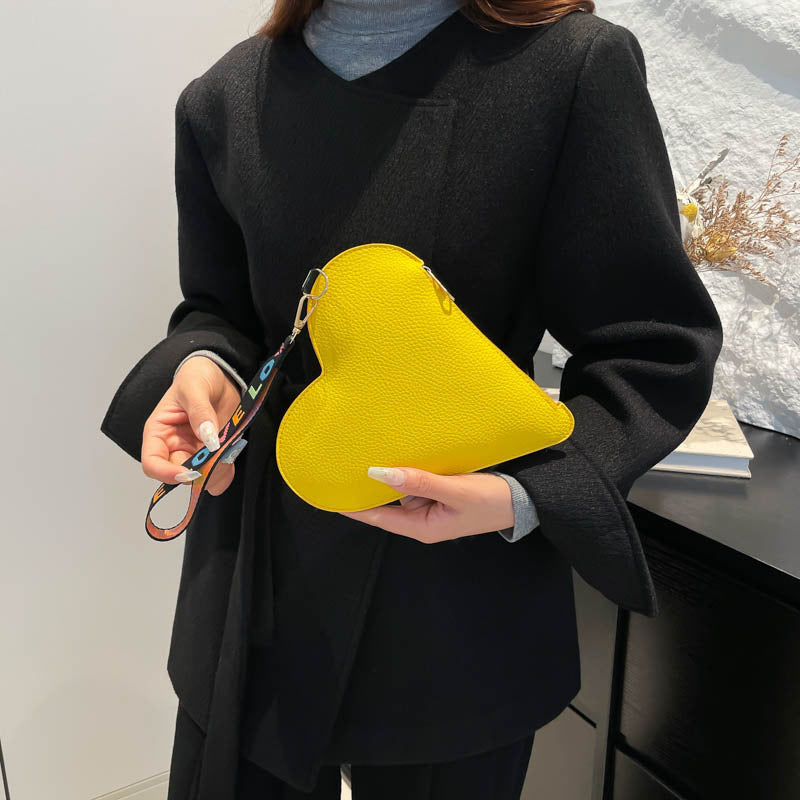 WoHeart-Shaped Compact Handbag Bowlift