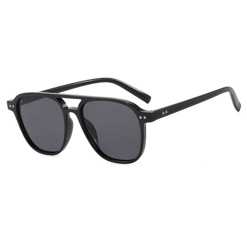 Women’s modern square sunglasses with robust design and UV protection Bowlift