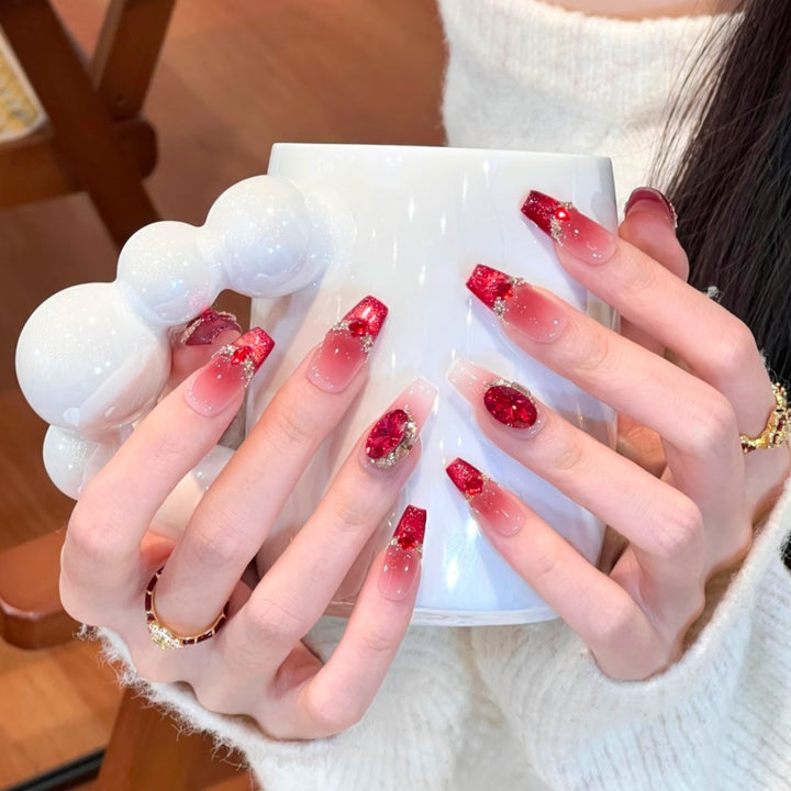 Glamorous Press-On Nail Art Set with Rhinestone Accents Bowlift