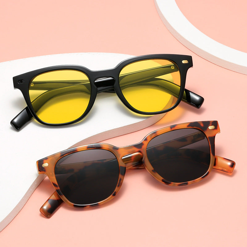 Ladies fashionable corrective glasses with elegant plastic frame and golden accents Bowlift
