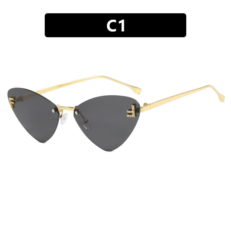 Women's extravagant Cat-Eye sunglasses with sparkling details Bowlift