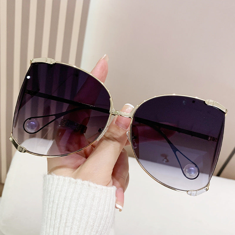 Ladies fashionable glasses with elegant pearl decor Bowlift