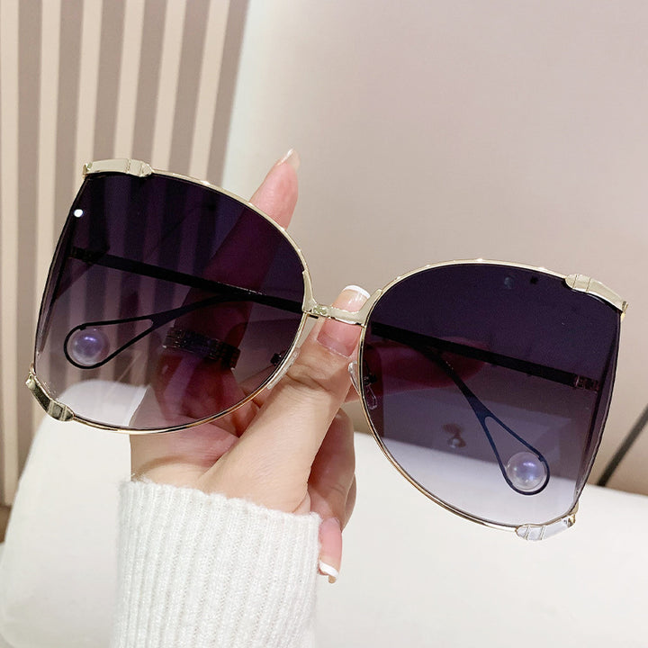 Ladies fashionable glasses with elegant pearl decor Bowlift