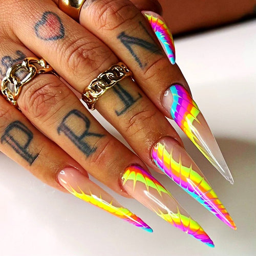 Creative artificial nails with modern wave pattern Bowlift