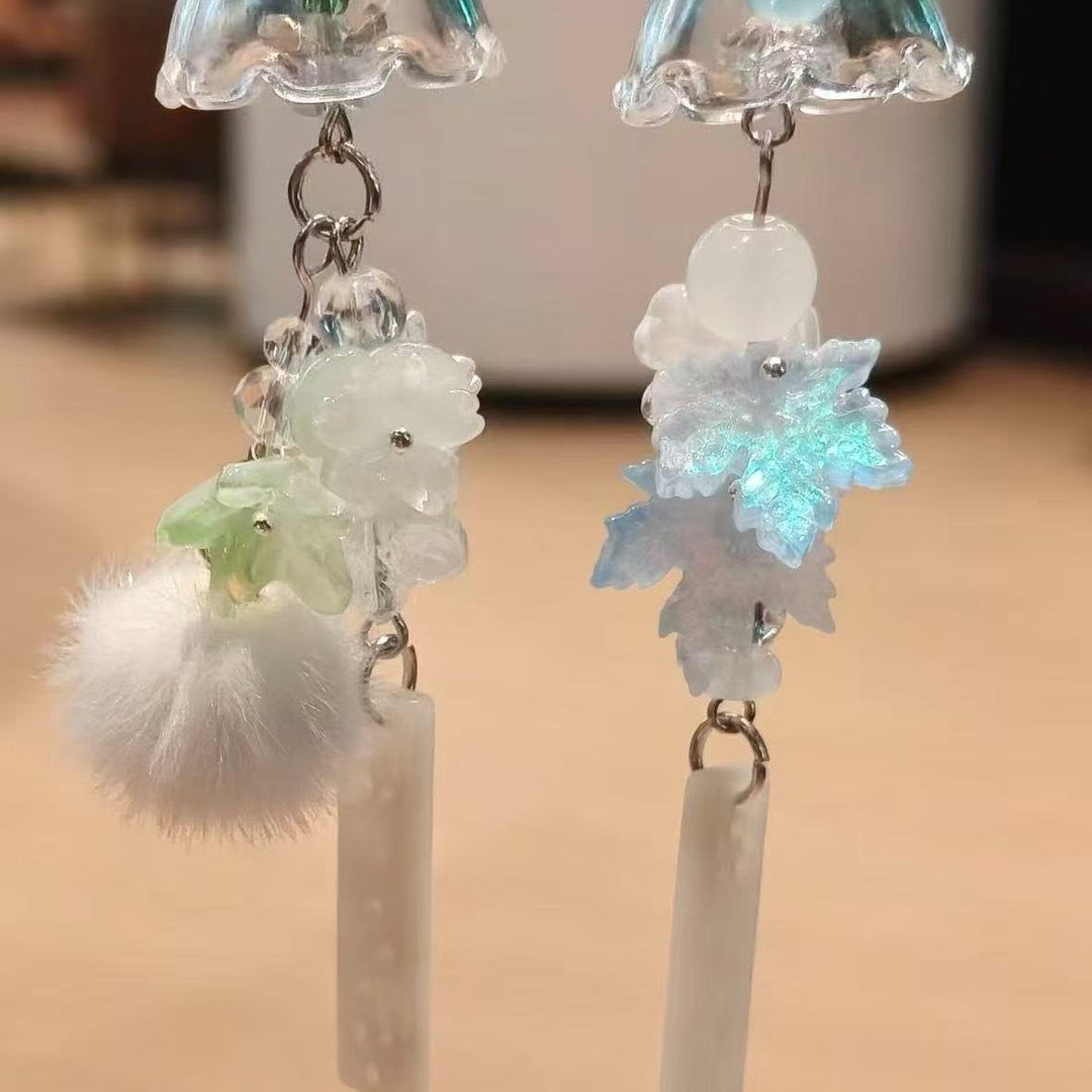 Decorative Floral Charm Keychain Bowlift