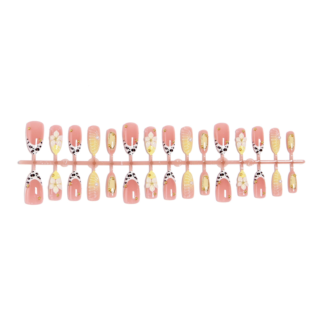 Artificial nail set with floral and golden applications Bowlift